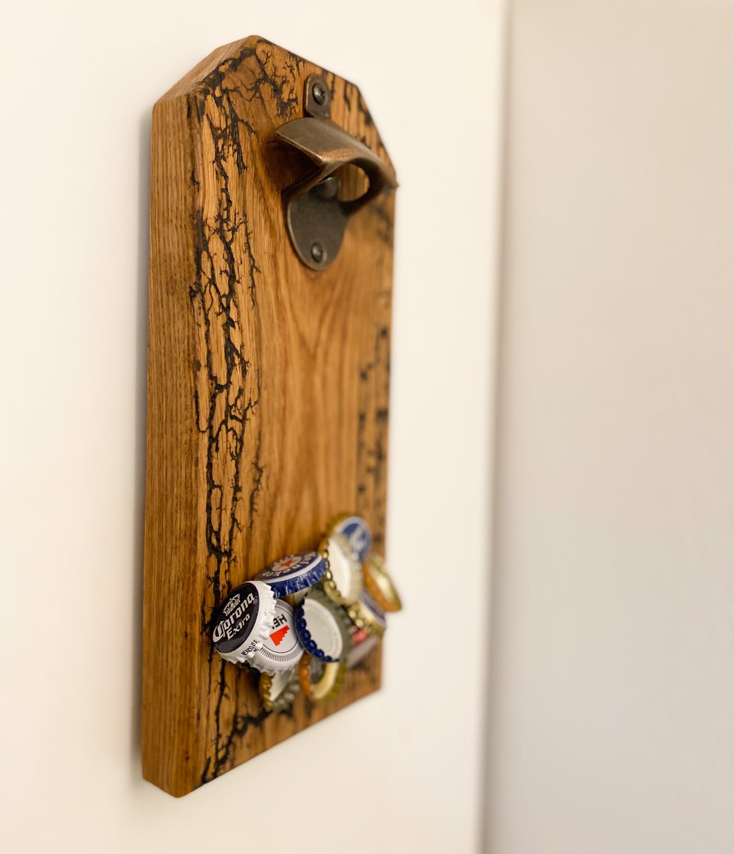 Flaschenöffner für die Wand mit Lichtenberg Figuren Magnetisch