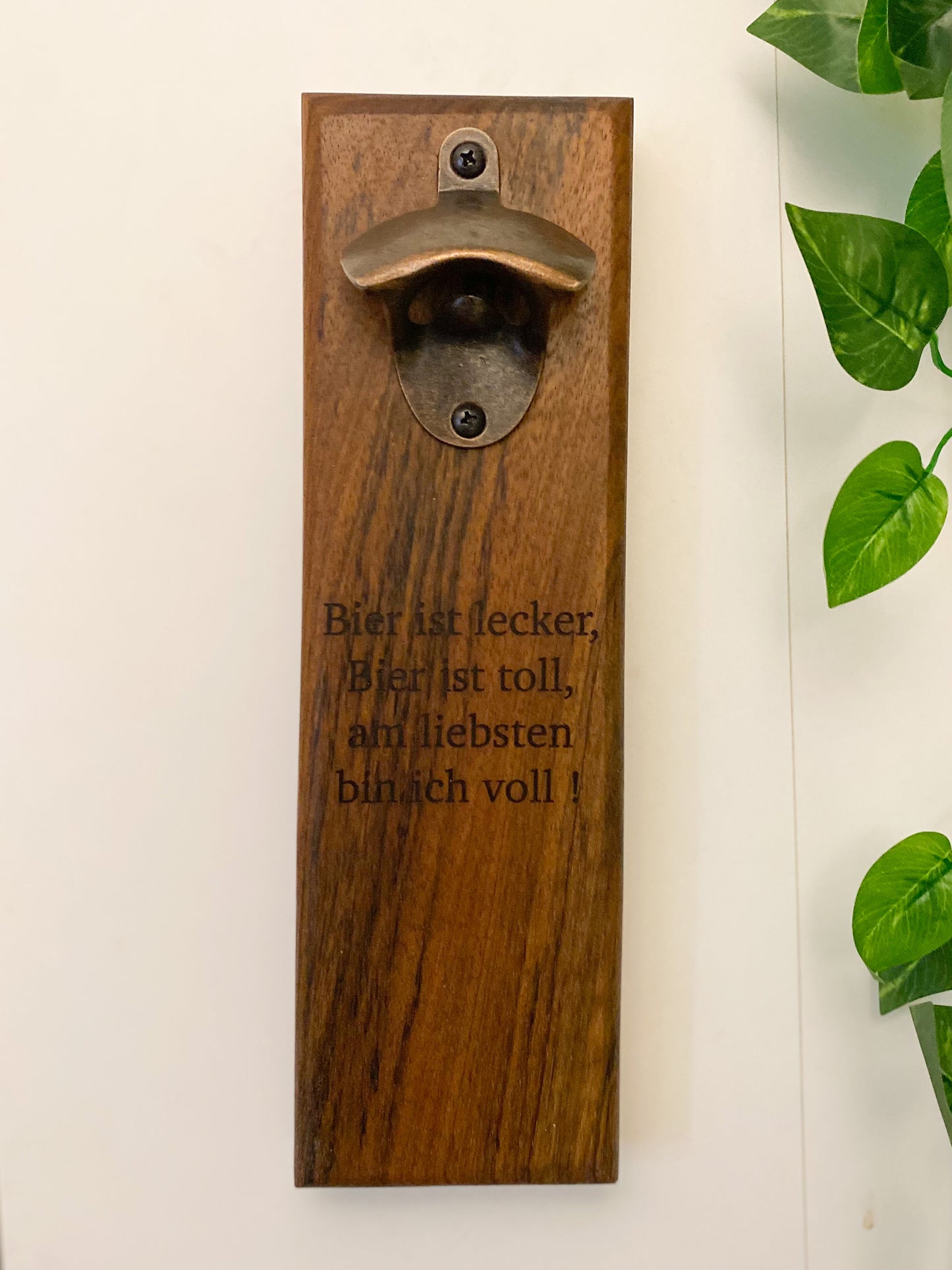 Flaschenöffner für die Wand Magnetisch inkl. Spruch