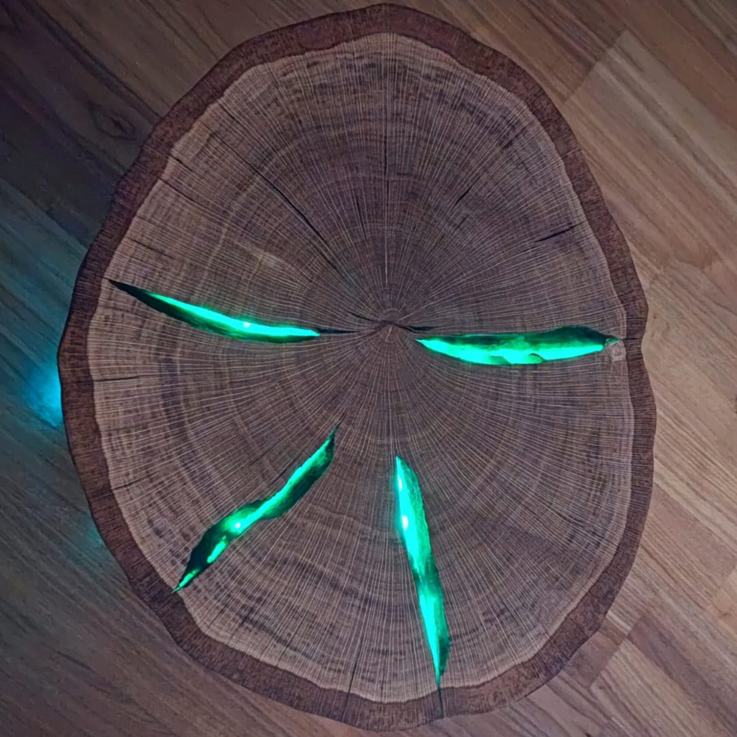 Epoxy Couch Tisch LED Wohnzimmer Beistelltisch Kaffee| Handmade Eichenholz Rund Nachttisch Konsole | Moderner River Epoxytisch Baumscheibe