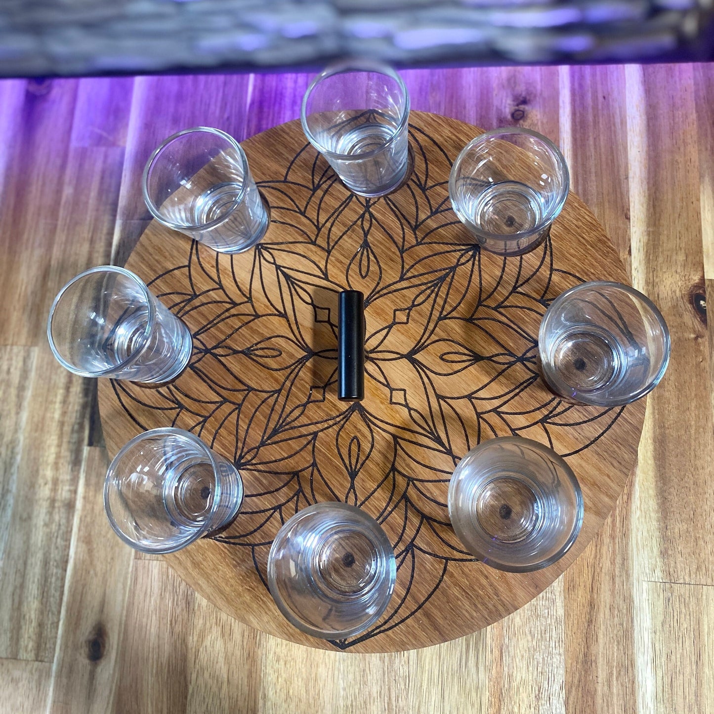 Schnapsglasdrehteller Eiche Holzbrett Shotgläser Mandala Lasergravur | Shotglass Gläser Männergeschenk Trinkspiel Schnapsglas Drehteller