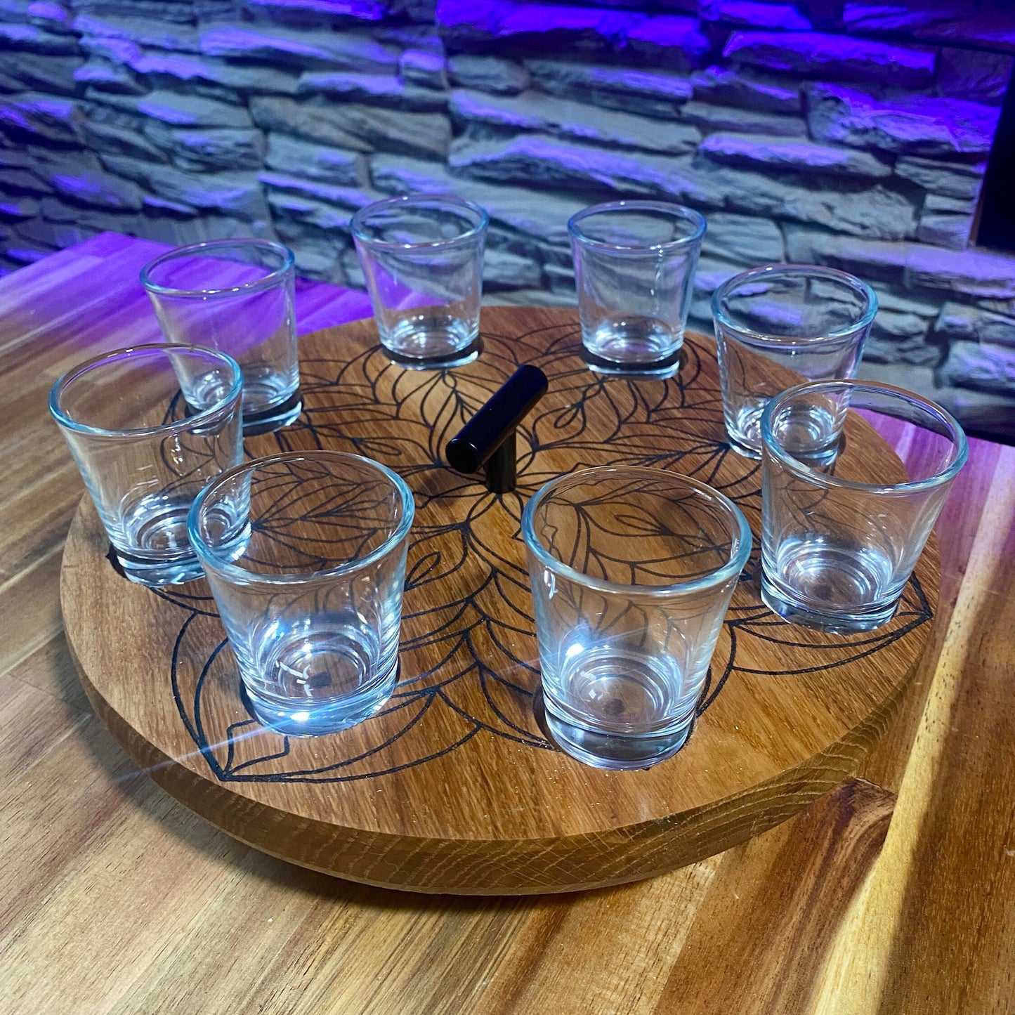 Schnapsglasdrehteller Eiche Holzbrett Shotgläser Mandala Lasergravur | Shotglass Gläser Männergeschenk Trinkspiel Schnapsglas Drehteller