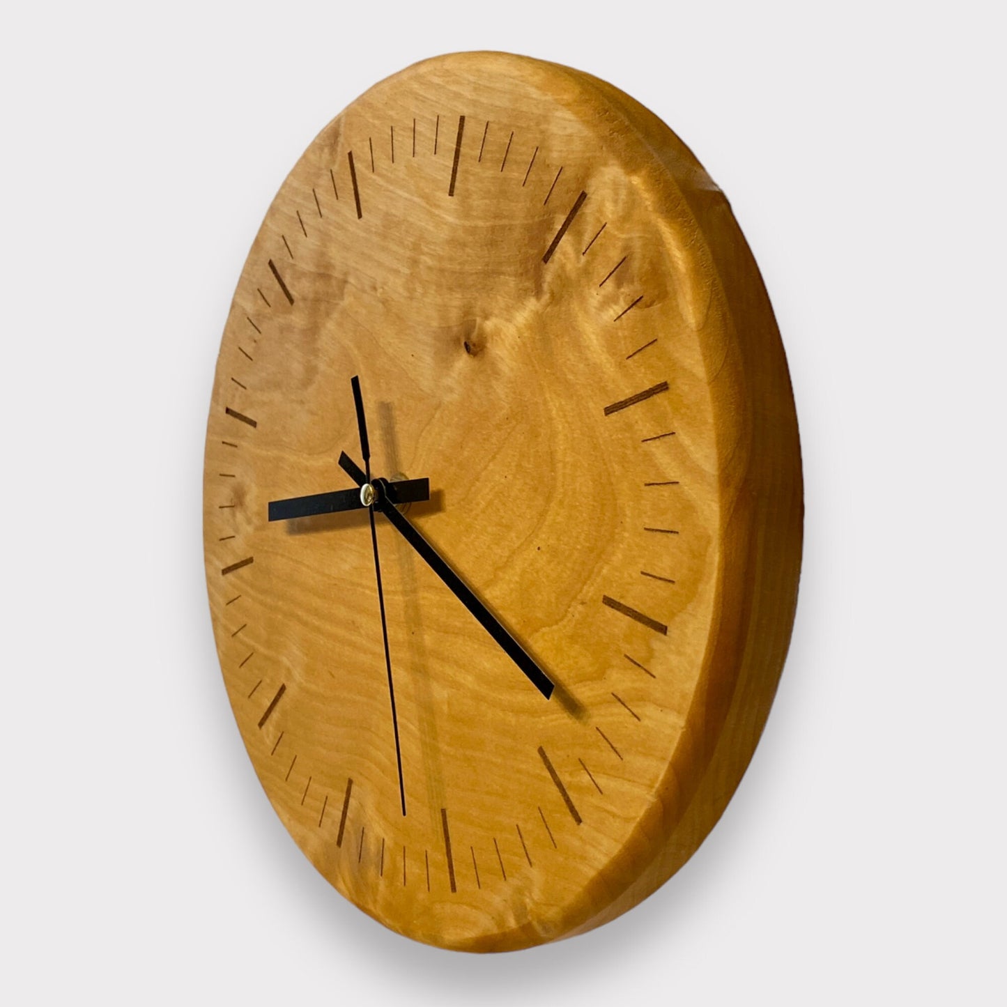 Wanduhr Birke Holz Woodclock Handmade Laser Design | Holzuhr Schwarze Zeiger modernes zeitloses Designerstück Unikat Wallclock Wood