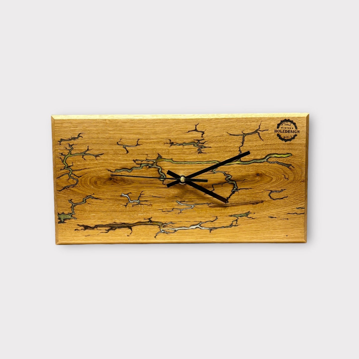Dekorative Holzuhr Eiche mit eingebrannten Lichtenbergfiguren und Epoxidharz | Wanduhr modernes zeitloses Design Wallclock Wood