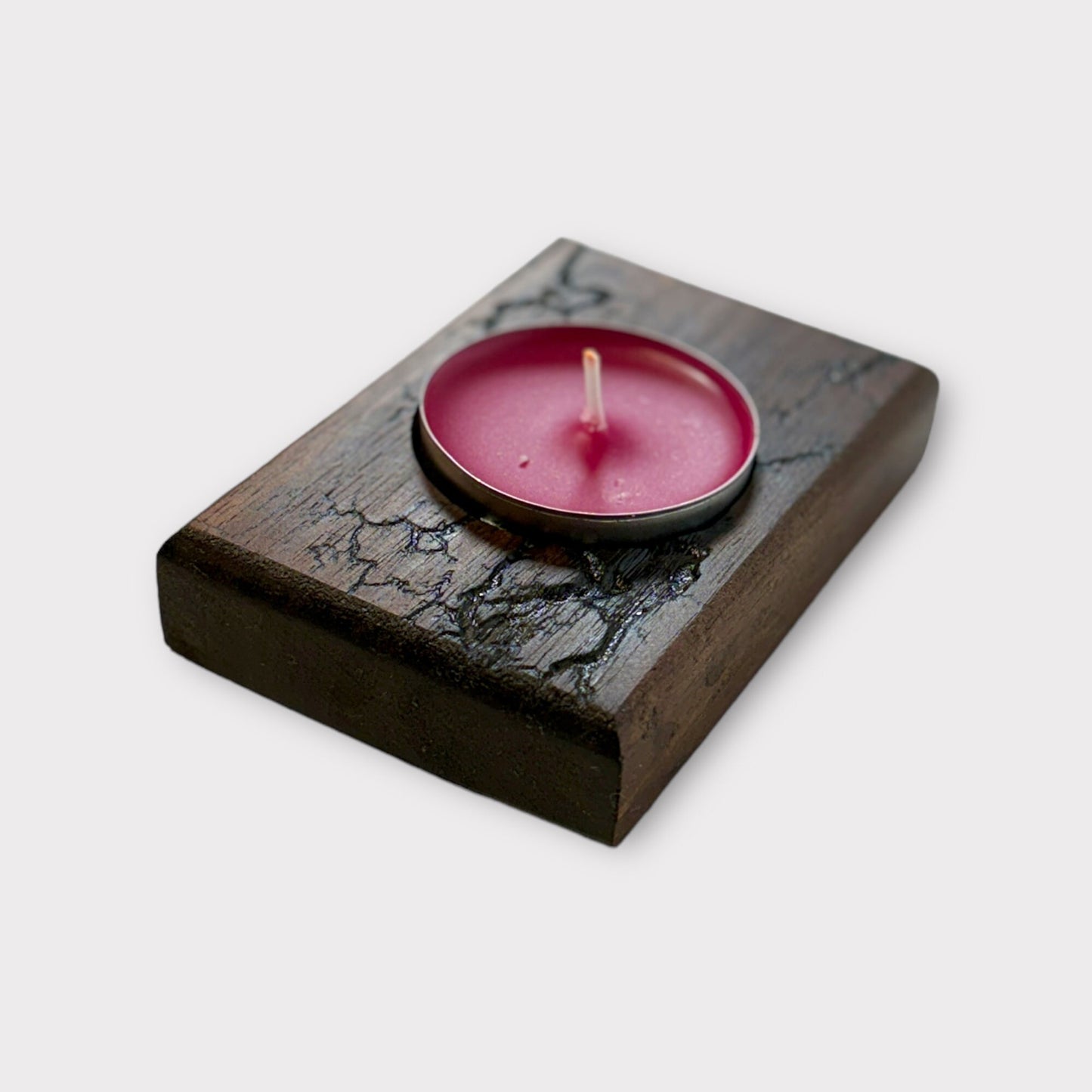 Handgefertigter Teelichthalter aus Akazien-Holz mit Lichtenbergfiguren Candle holder