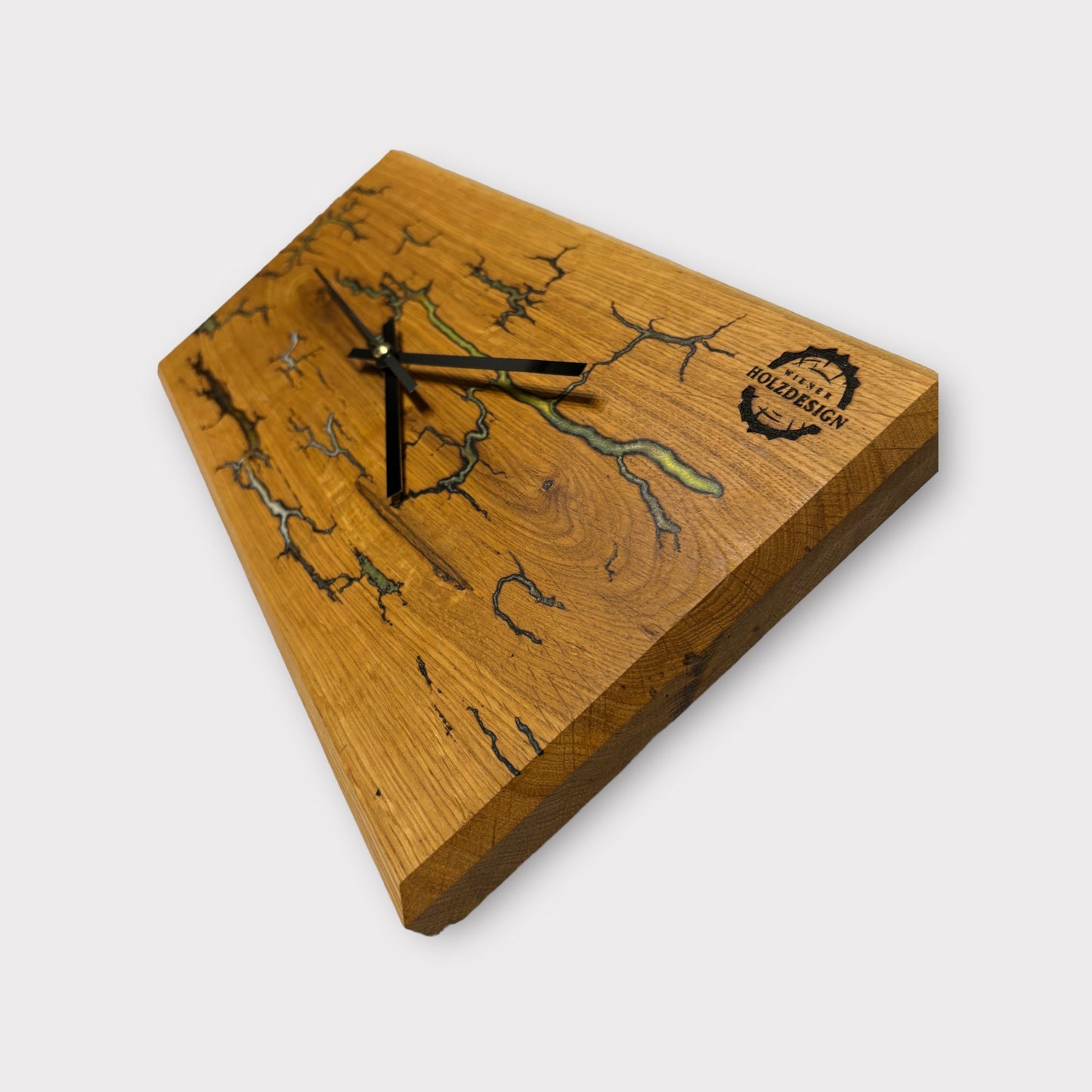 Dekorative Holzuhr Eiche mit eingebrannten Lichtenbergfiguren und Epoxidharz | Wanduhr modernes zeitloses Design Wallclock Wood