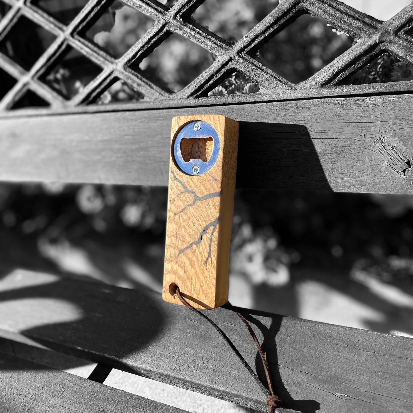 Flaschenöffner Holz Eiche Lichtenbergfiguren Geschenk Edel | Bottleopener Bieröffner Vatertag Männergeschenk