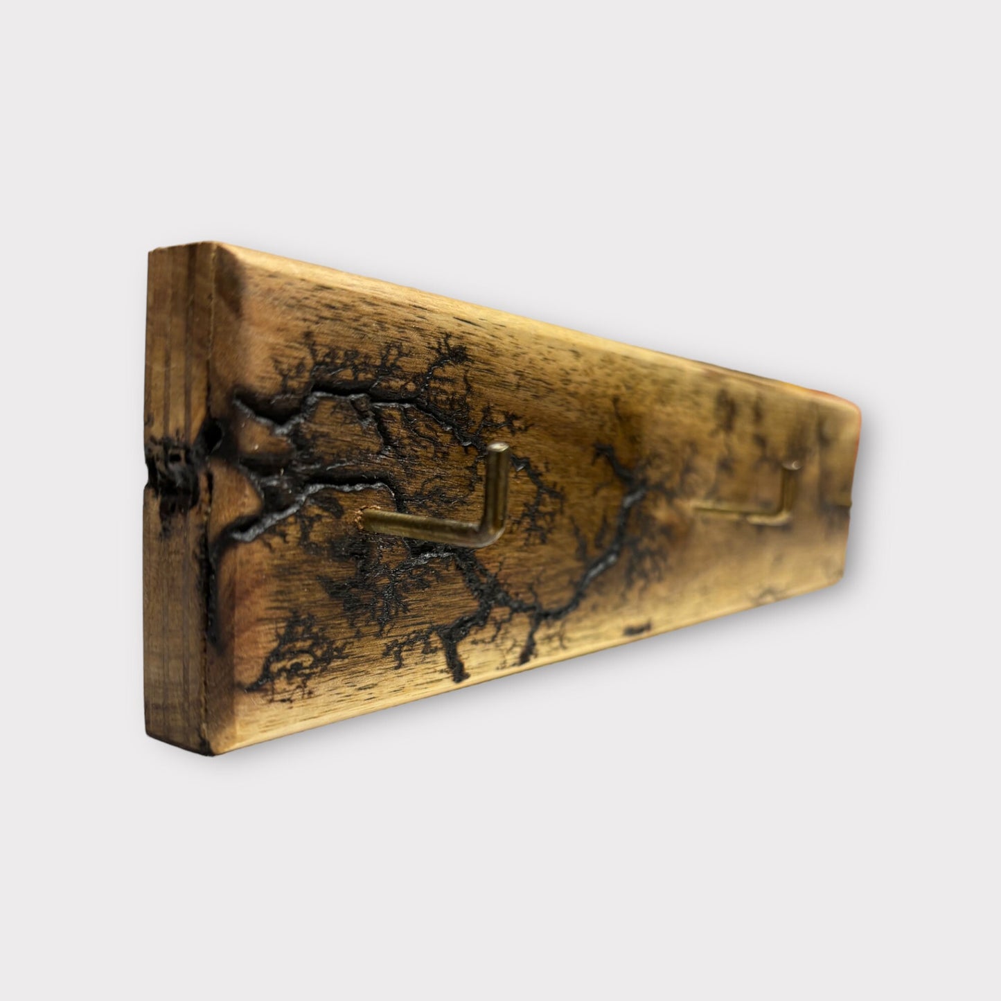 Schlüsselbrett aus Holz mit Lichtenberg-Muster Moderner Schlüsselhalter mit 3 Messing Haken Rustikal Design Key holder Weihnachtsgeschenk