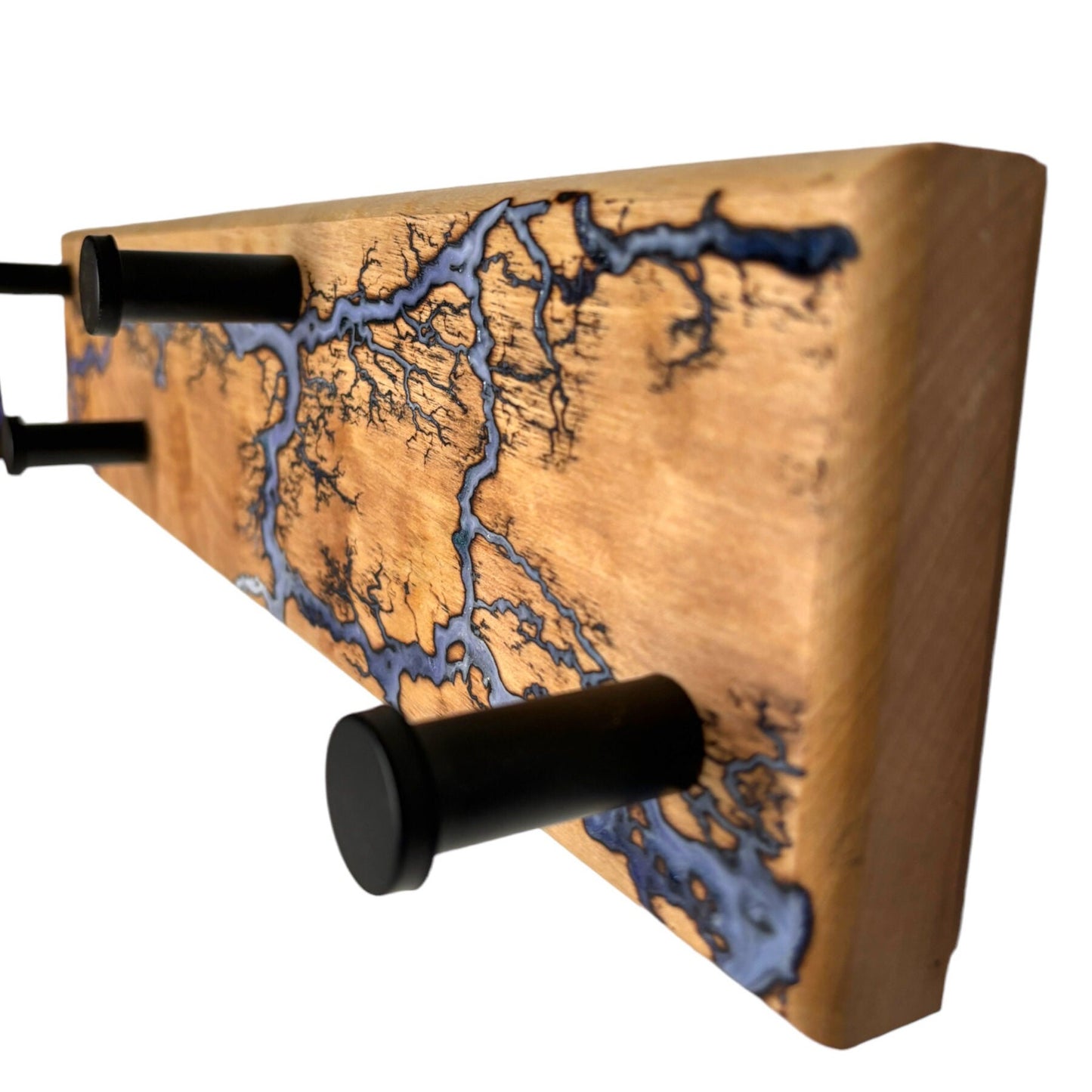 Wandgarderobe aus Birkenholz | Epoxidharz | Lichtenberg Figuren | Wandhaken | Garderobenhaken Haken upcycling | interieur design Garderobe