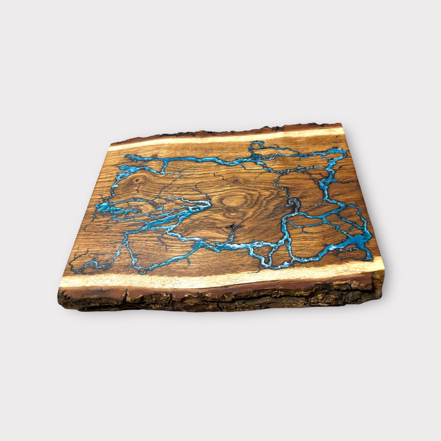 Sky Blue Lichtenberg Figur Epoxy Eichenholz Life edge Exklusives Design | Servierplatte | Käsebrett Jausenbrett Serviertablett