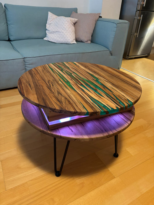Couchtisch aus Satin-Nussbaum mit Epoxidharz und Led's
