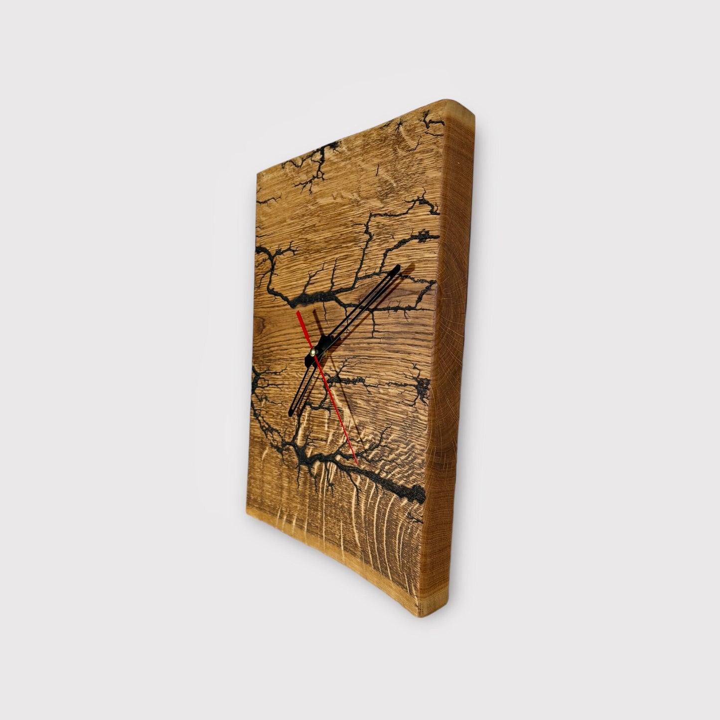 Holz Uhr für die Wand mit Lichtenbergfiguren - Massivholz Deko Unikat Handmade