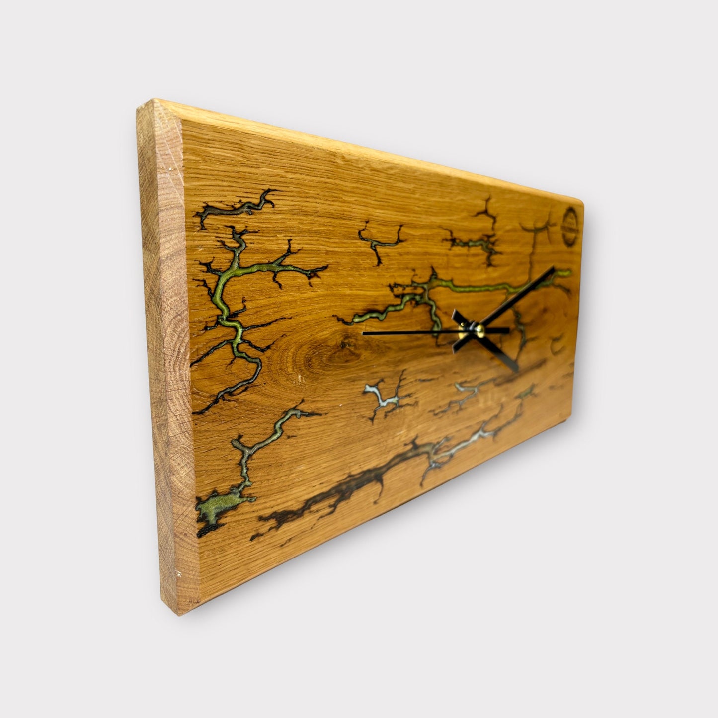 Dekorative Holzuhr Eiche mit eingebrannten Lichtenbergfiguren und Epoxidharz | Wanduhr modernes zeitloses Design Wallclock Wood