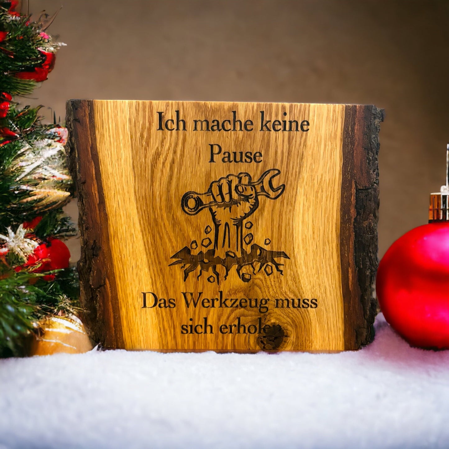 Rustikales Holzschild mit Baumkante und Lasergravur Männergeschenk Vatertag Handwerker lustiger Spruch Massivholz Werkstatt Schild Witzig