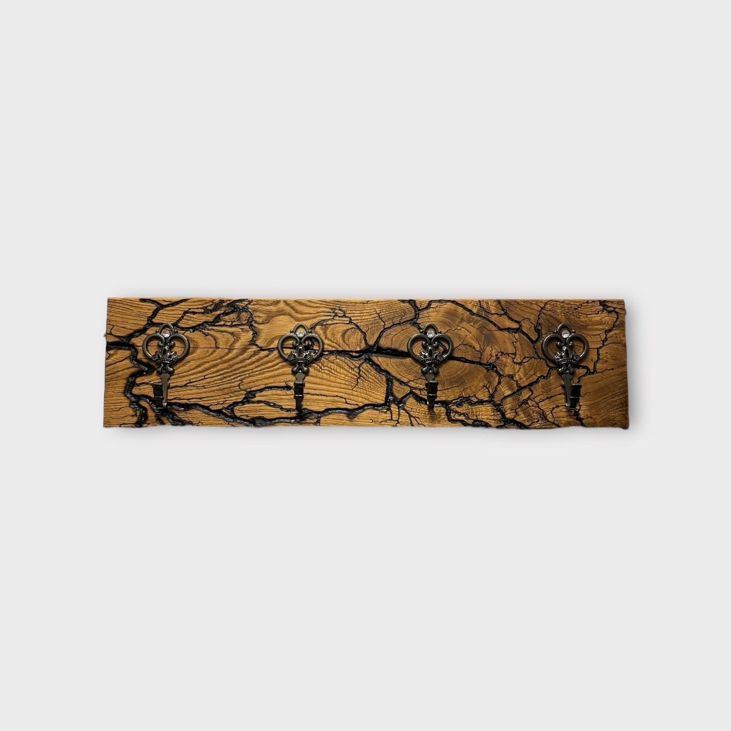 Rustikale Wandgarderobe aus Eichenholz mit Lichtenberg-Figuren – Handgefertigter Vintage-Stil mit Haken Garderobenpaneel
